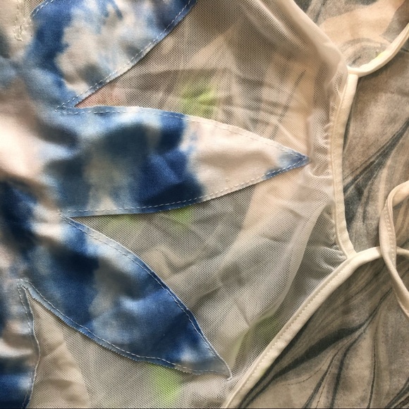 Mesh tie dye halter with leaf appliqué - Picture 2 of 6